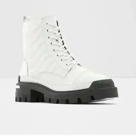 Aldo Quilt White Combat  Bootie With Lug Sole Size 10 NWB - Picture 1 of 13